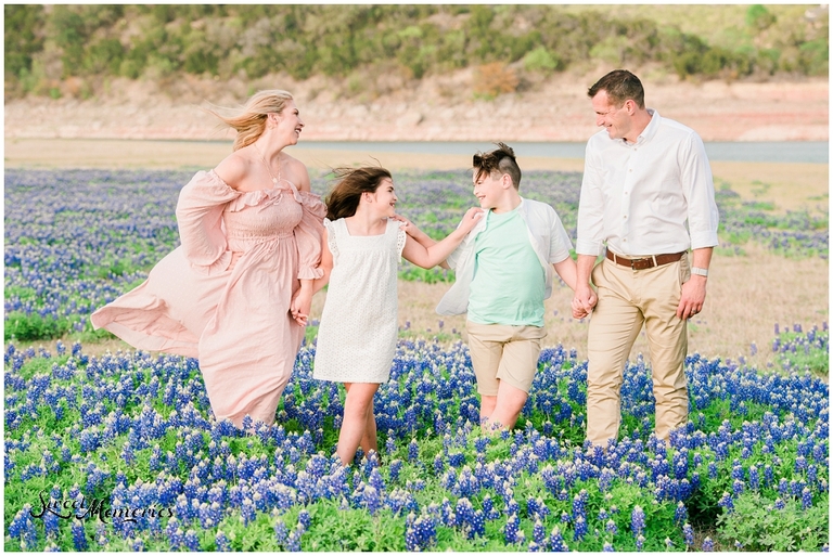 Bluebonnet family portraits in Austin Texas